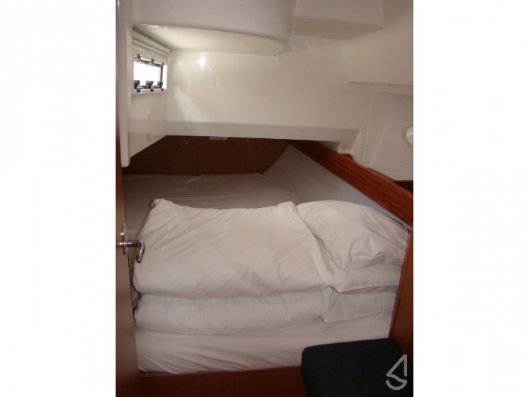Bavaria Cruiser 36 - Yacht Charter Sailica