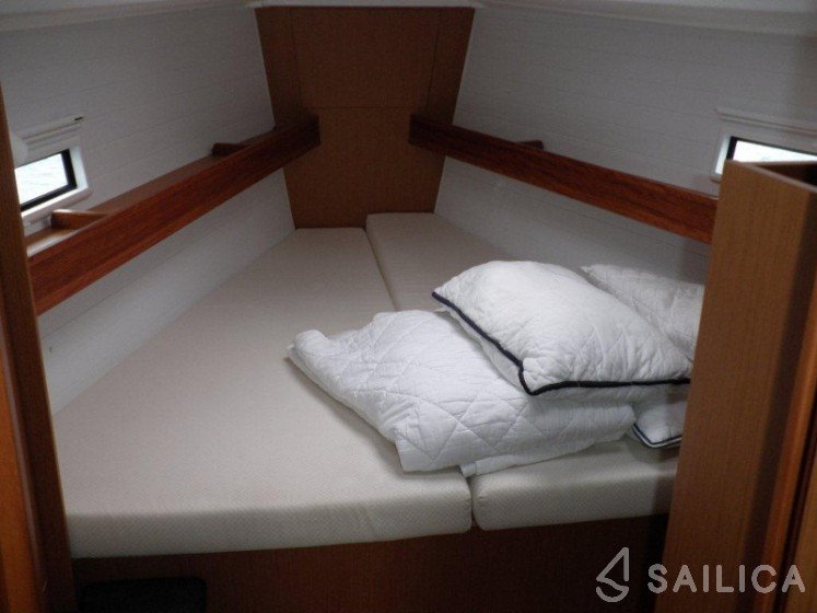 Bavaria Cruiser 36 - Yacht Charter Sailica