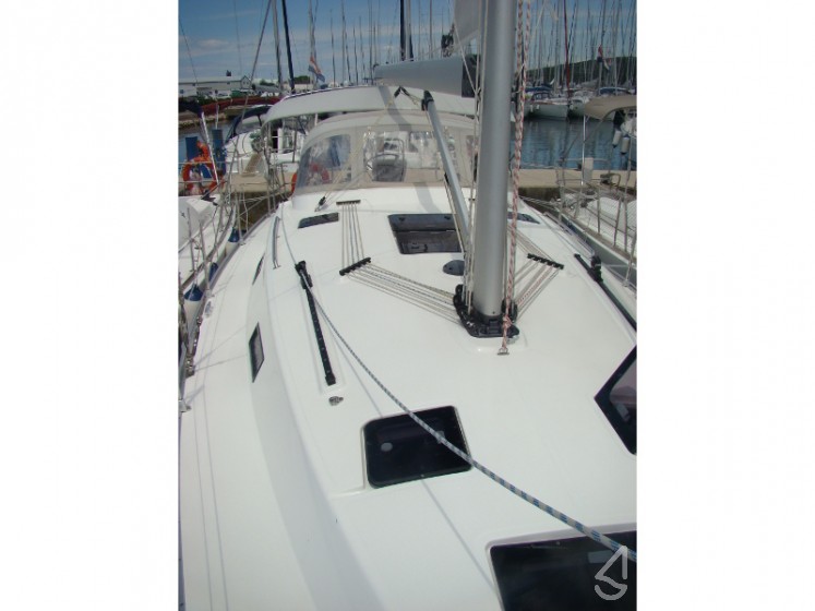 Bavaria Cruiser 36 - Yacht Charter Sailica