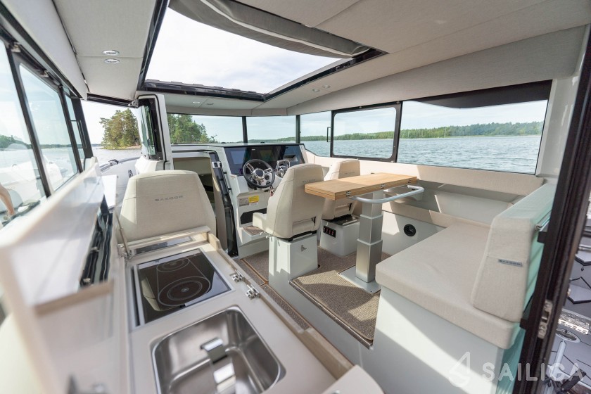 Saxdor 320 GTC - Yacht Charter Sailica