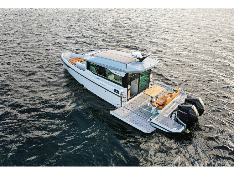 Saxdor 320 GTC - Yacht Charter Sailica
