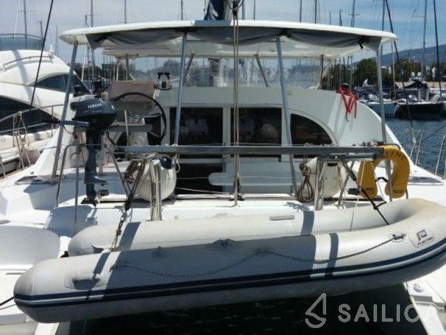 Lagoon 380 - Yacht Charter Sailica