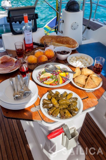 Bavaria 40 Cruiser - Yacht Charter Sailica