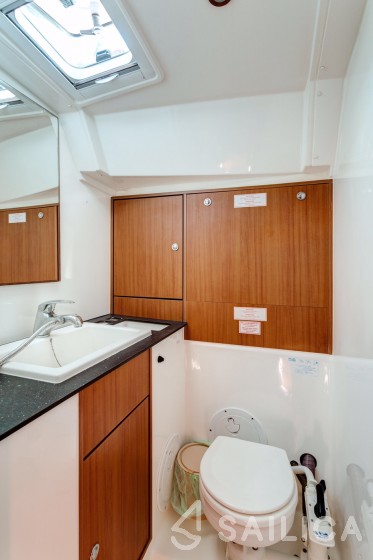 Bavaria 40 Cruiser - Yacht Charter Sailica