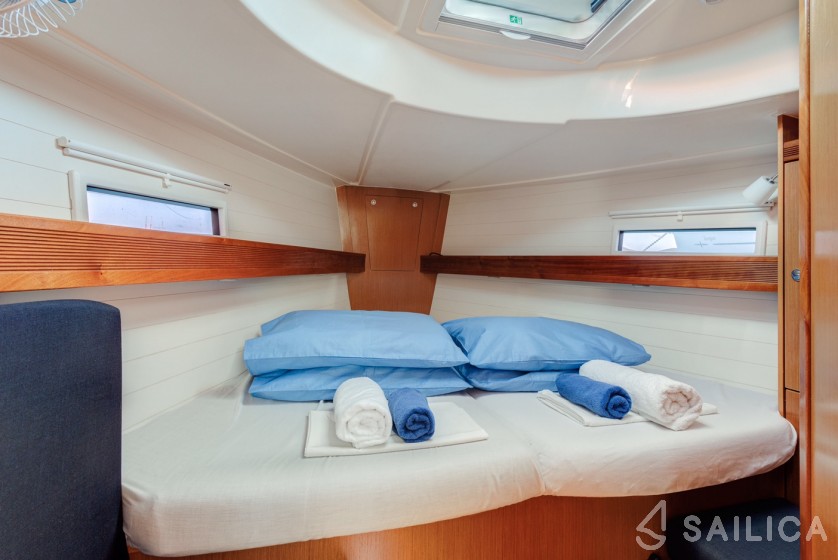 Bavaria 40 Cruiser - Yacht Charter Sailica