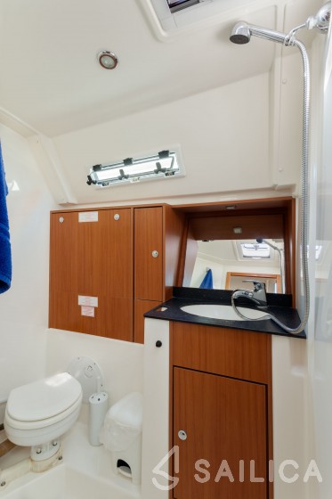 Bavaria 40 Cruiser - Yacht Charter Sailica