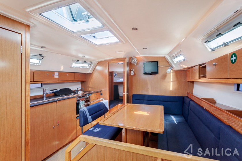Bavaria 40 Cruiser - Yacht Charter Sailica