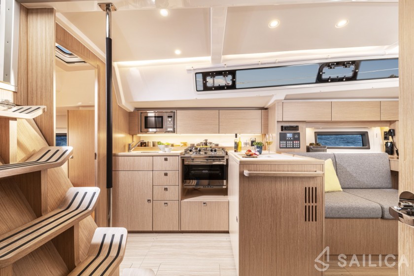 Bavaria C38 - Yacht Charter Sailica