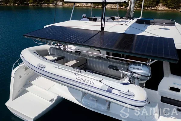 Lagoon 42 - Yacht Charter Sailica