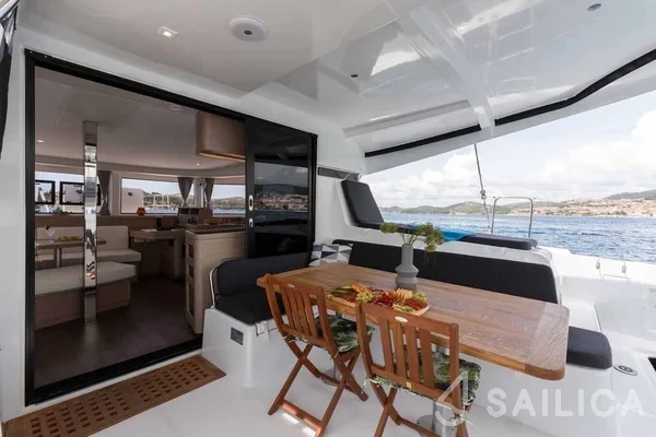 Lagoon 42 - Yacht Charter Sailica