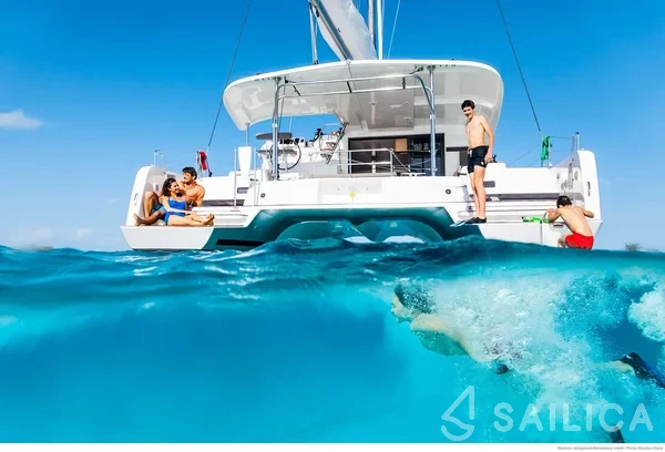 Lagoon 42 - Yacht Charter Sailica