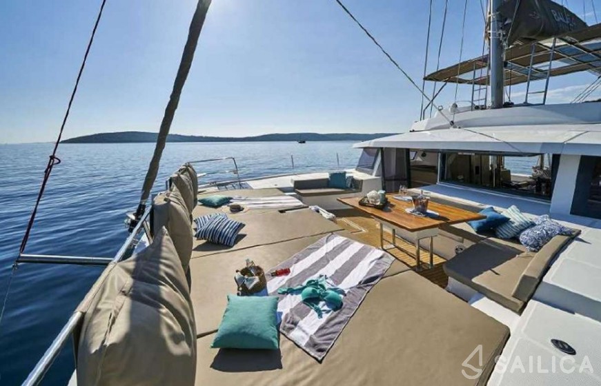 Bali 4.6 - Yacht Charter Sailica