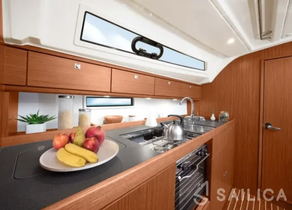 Bavaria 41 Cruiser - Yacht Charter Sailica