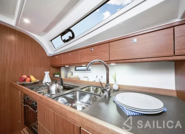 Bavaria 41 Cruiser - Yacht Charter Sailica