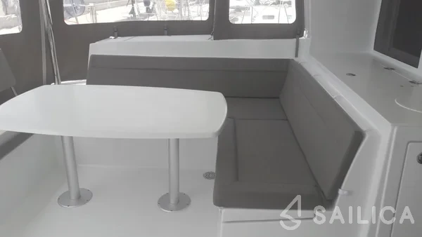 Lagoon 450  Flybridge - Yacht Charter Sailica
