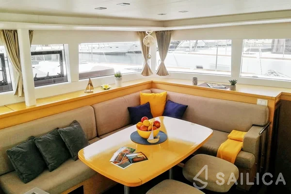 Lagoon 450  Flybridge - Yacht Charter Sailica