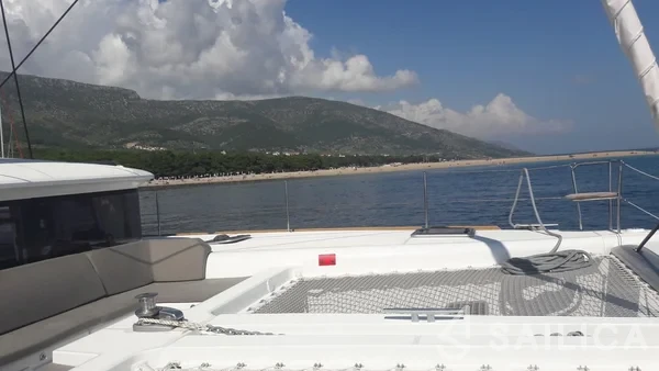 Lagoon 450  Flybridge - Yacht Charter Sailica