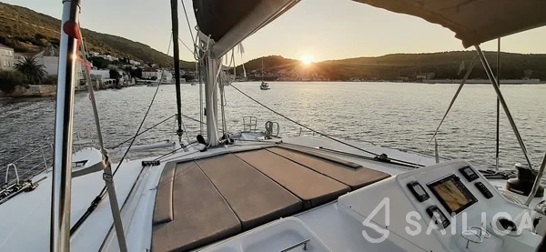 Lagoon 450  Flybridge - Yacht Charter Sailica