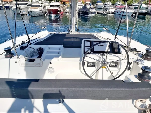 Lagoon 450  Flybridge - Yacht Charter Sailica