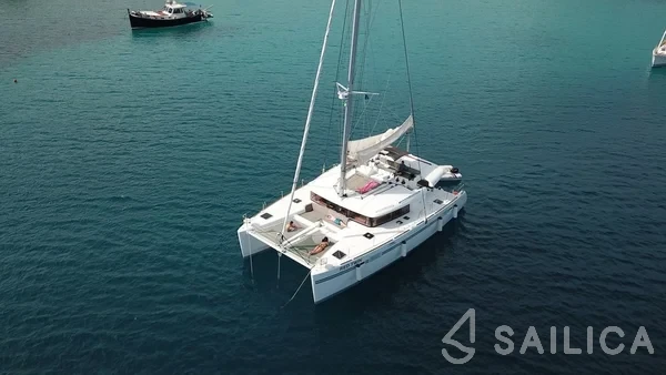 Lagoon 450  Flybridge - Yacht Charter Sailica