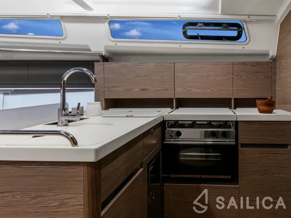 Hanse 388 - Yacht Charter Sailica