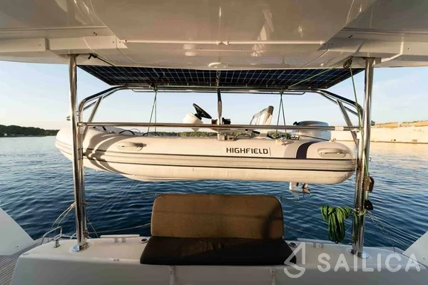 Lagoon 42 - Yacht Charter Sailica