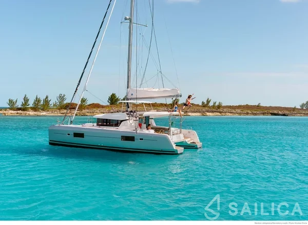 Lagoon 42 - Yacht Charter Sailica