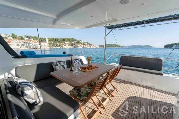 Lagoon 42 - Yacht Charter Sailica