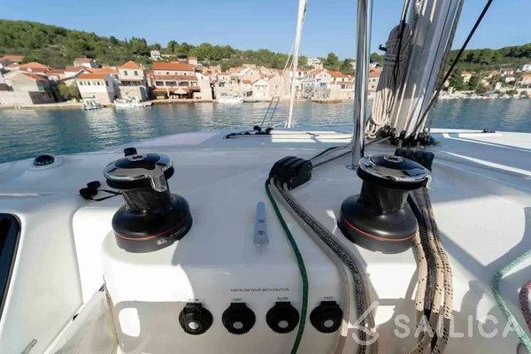Lagoon 42 - Yacht Charter Sailica
