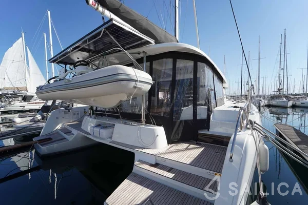 Lagoon 42 - Yacht Charter Sailica