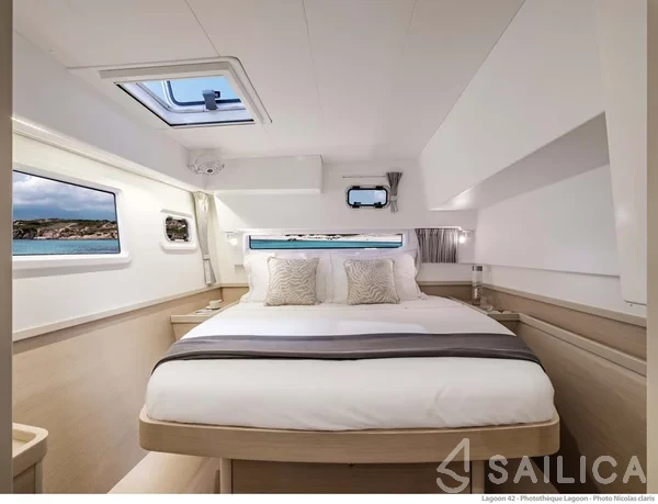 Lagoon 42 - Yacht Charter Sailica