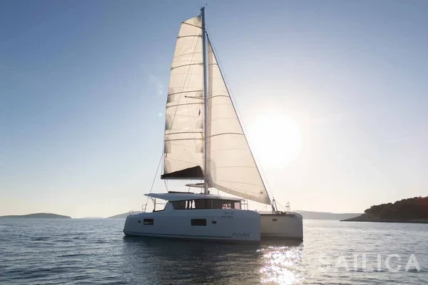 Lagoon 42 - Yacht Charter Sailica