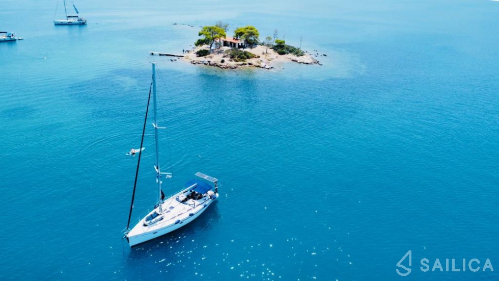 Bavaria 40 - Yacht Charter Sailica