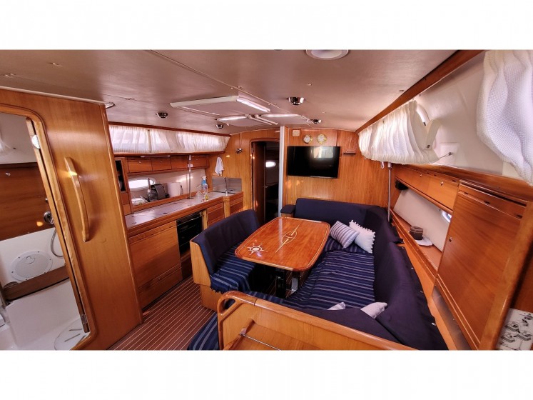 Bavaria 40 - Yacht Charter Sailica