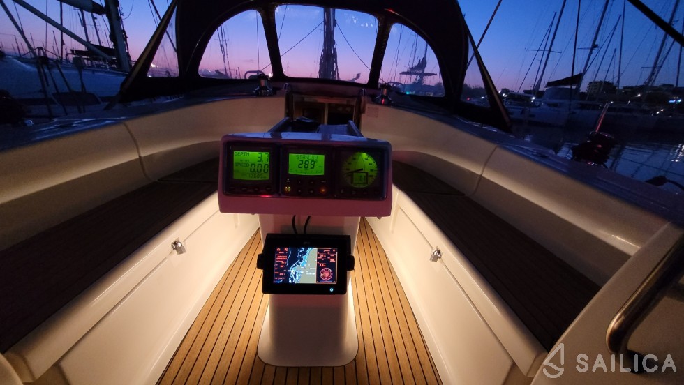 Bavaria 40 - Yacht Charter Sailica