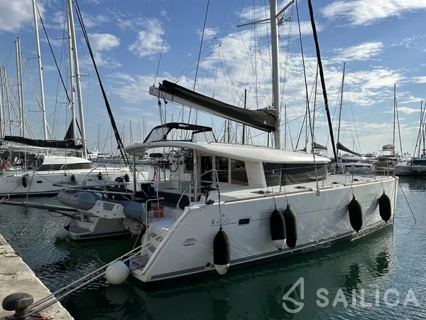 Lagoon 400 S2 - Yacht Charter Sailica