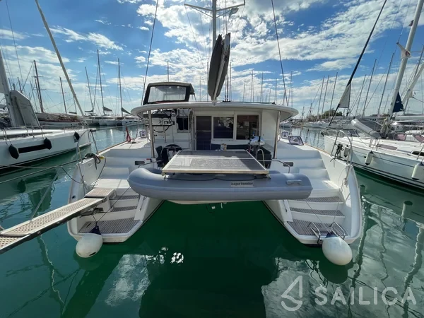 Lagoon 400 S2 - Yacht Charter Sailica