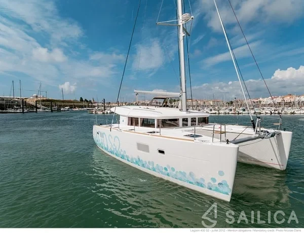 Lagoon 400 S2 - Yacht Charter Sailica