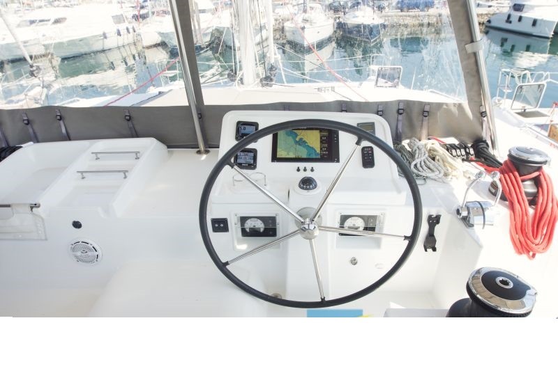 Lagoon 450  Flybridge - Yacht Charter Sailica