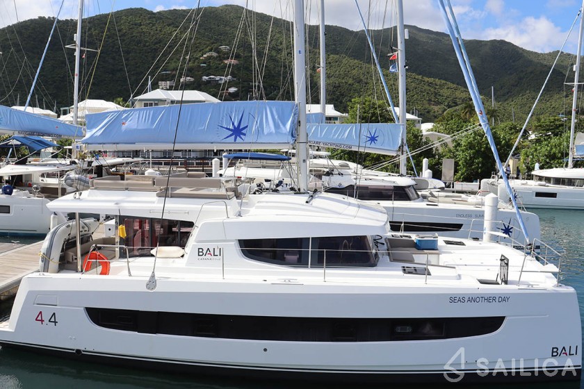 Bali 4.4 - Yacht Charter Sailica