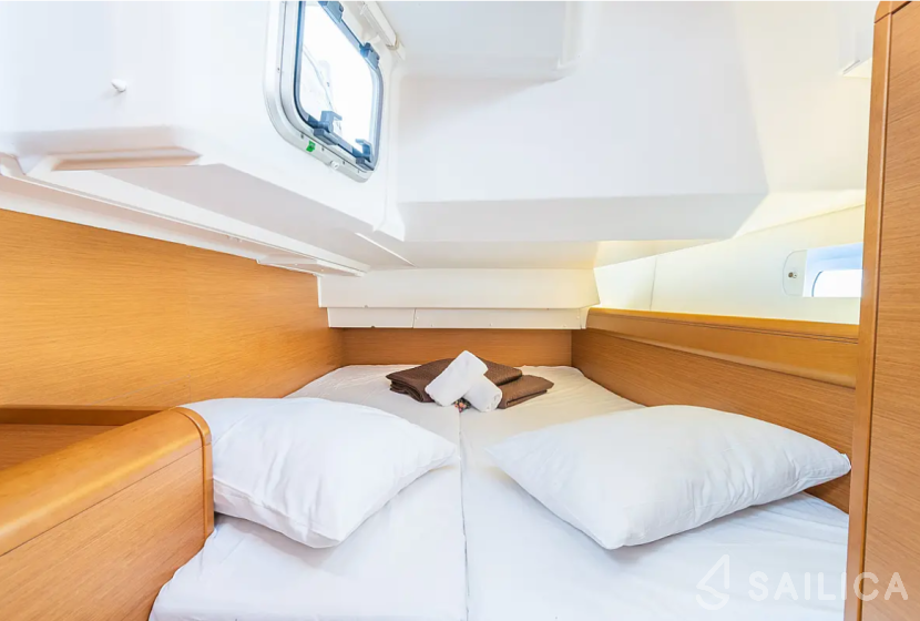 Sun Odyssey 449 - Yacht Charter Sailica