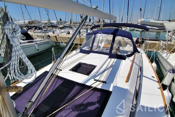 Dufour 382 GL - Yacht Charter Sailica