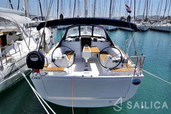 Dufour 382 GL - Yacht Charter Sailica