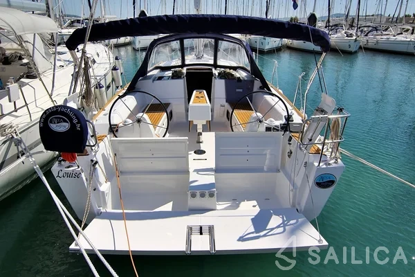 Dufour 382 GL - Yacht Charter Sailica
