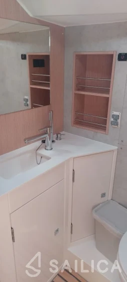 Bavaria C42 - Yacht Charter Sailica