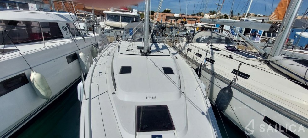 Bavaria C42 - Yacht Charter Sailica