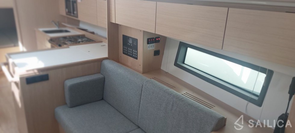 Bavaria C42 - Yacht Charter Sailica