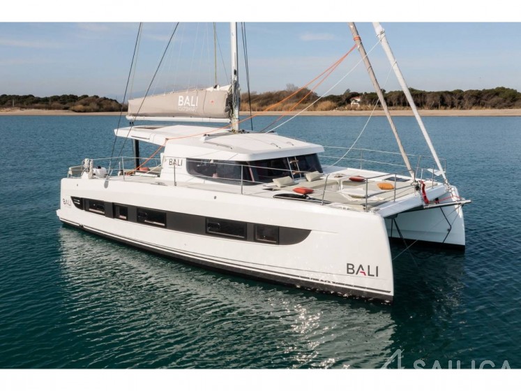 Bali Catsmart - Yacht Charter Sailica