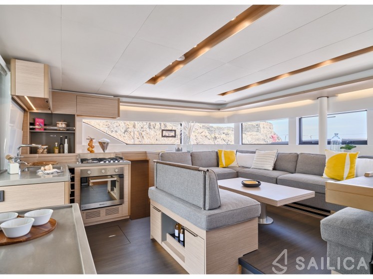 Lagoon 51 - Yacht Charter Sailica
