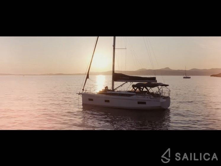Bavaria C38 - Yacht Charter Sailica